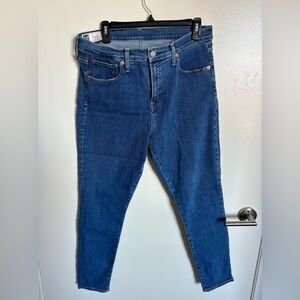 GAP Women's Classic Blue Skinny Jeans